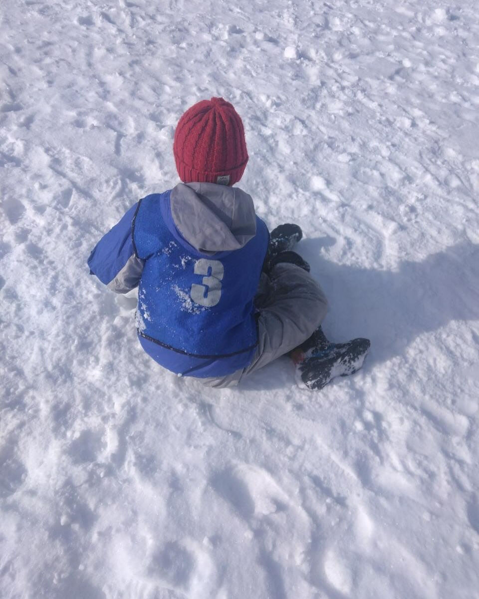 今日は雪遊びコースがありました